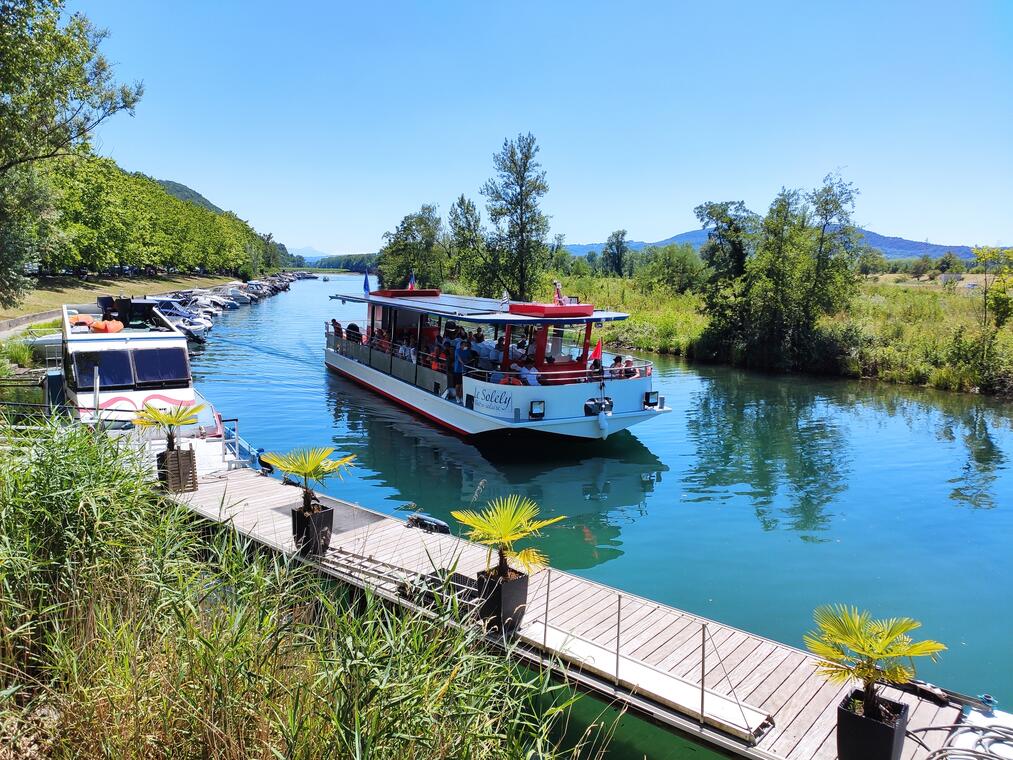 Le Solely bateau électro solaire