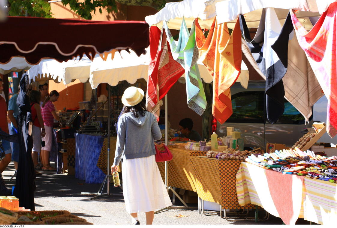 Marché de Roussillon