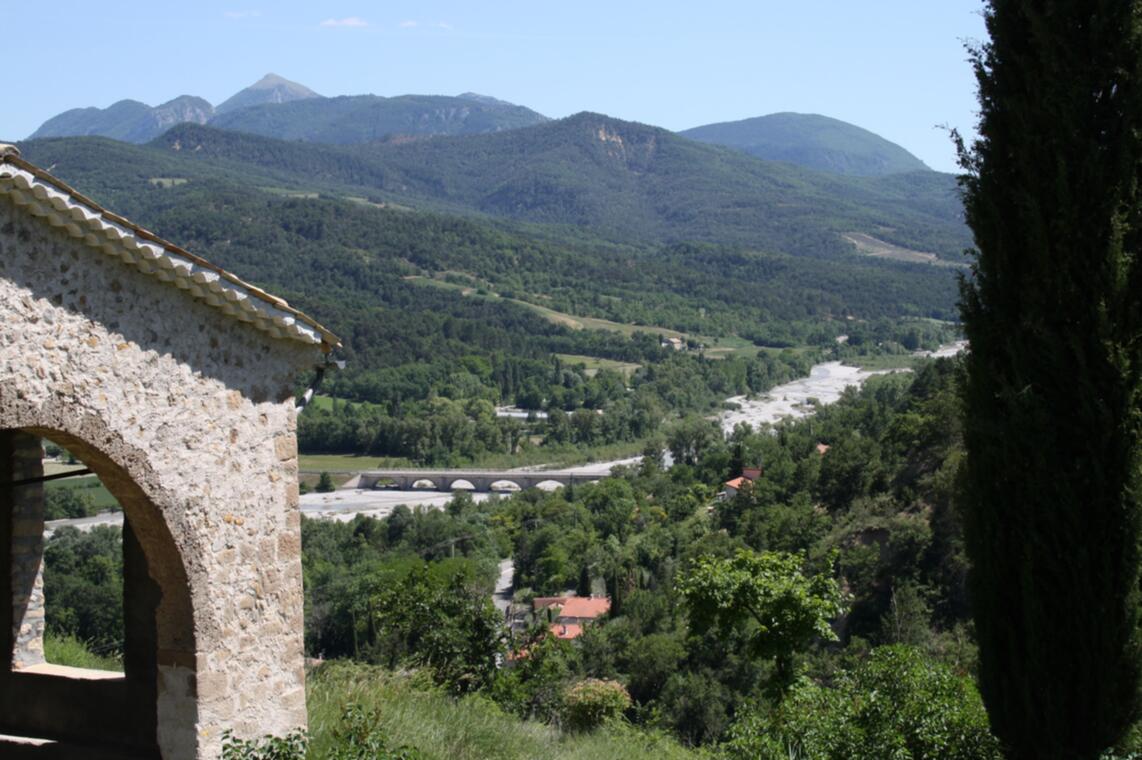 Rive de l'Asse depuis Mézel_Mézel