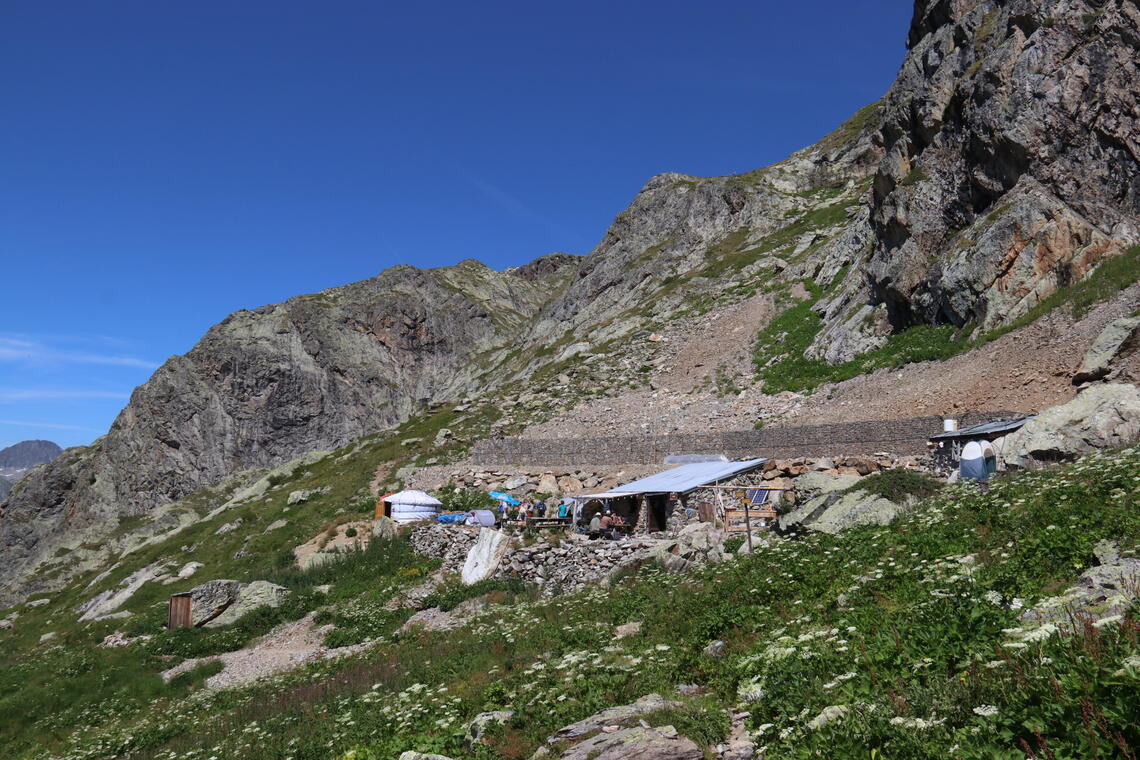 Vue sur le Refuge de la Fare