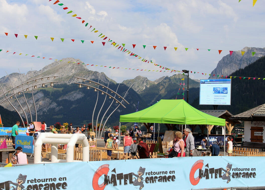 Châtel Retourne en Enfance