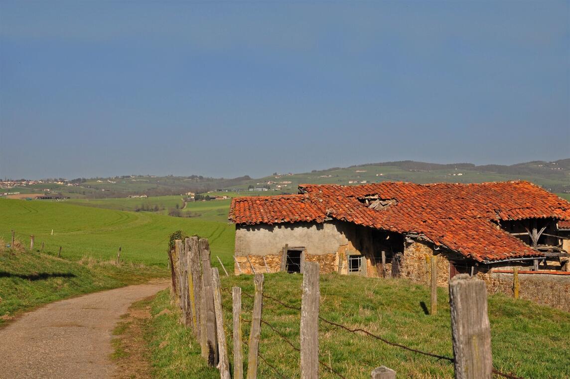 Balade à vélo électrique… les paysages des Monts du Lyonnais_Chazelles-sur-Lyon