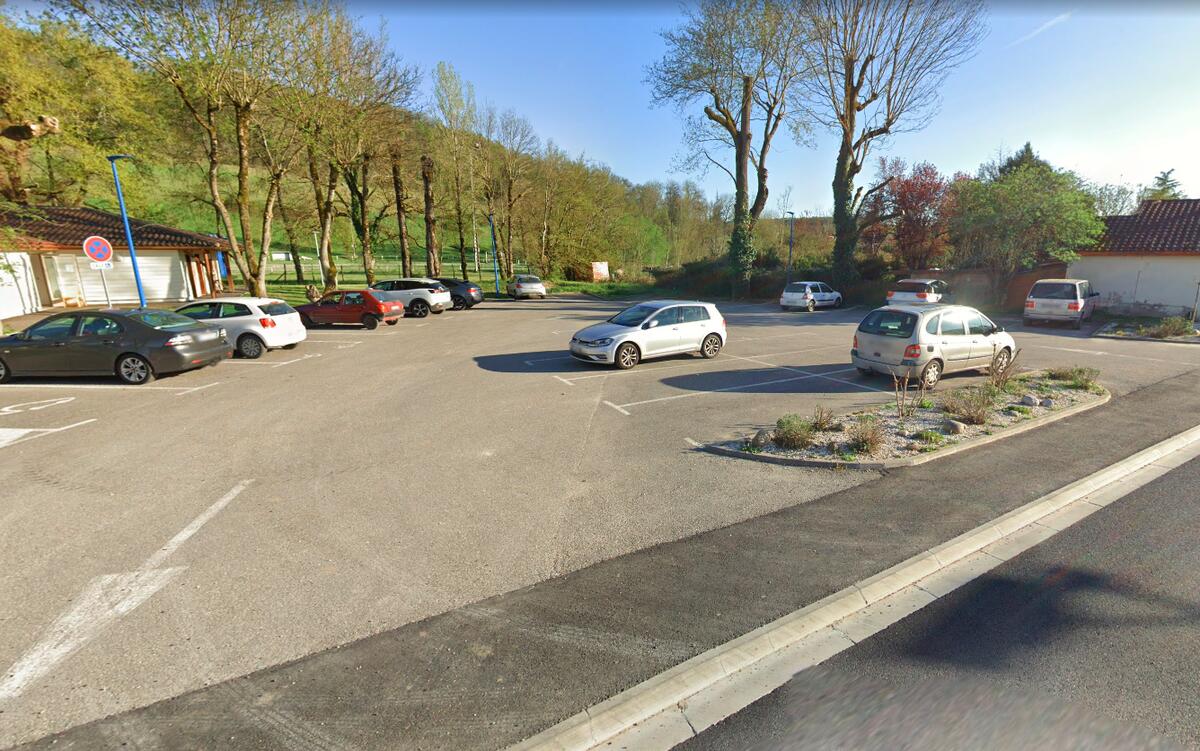 Aire de Stationnement pour camping cars à Montaigu de Quercy_Montaigu-de-Quercy