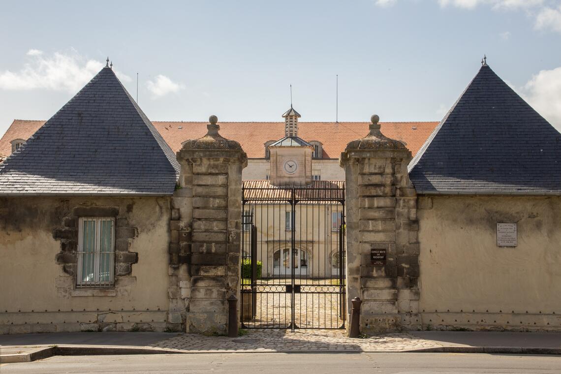 Visite : marins et filles du port_Rochefort
