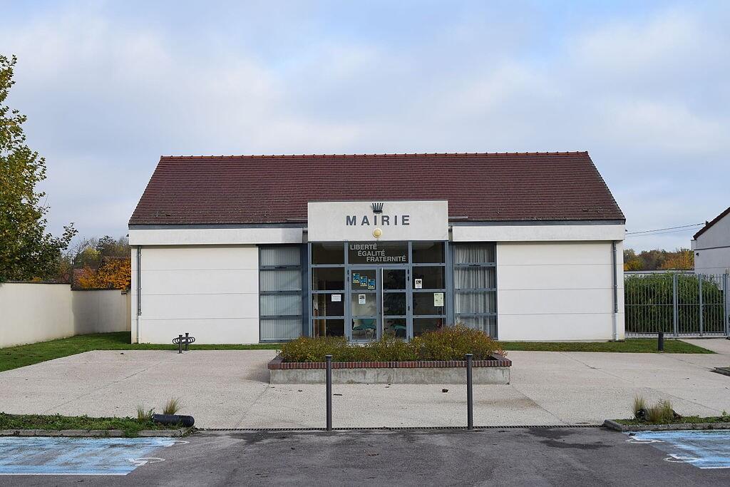 Mairie-rouilly-saint-loup.JPG