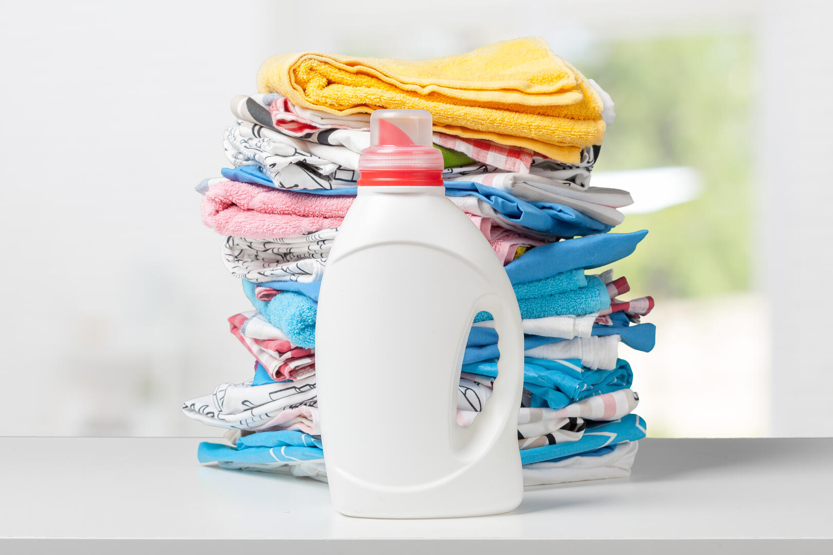 serviettes-colorees-detergent-lessive-liquide.jpg