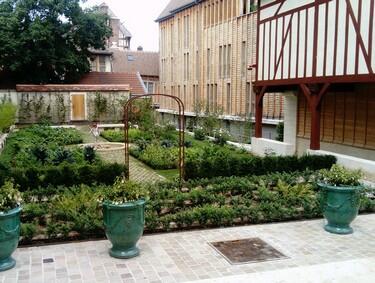 Jardin juvenal des ursins SM le 28 juillet 2017 (7).JPG