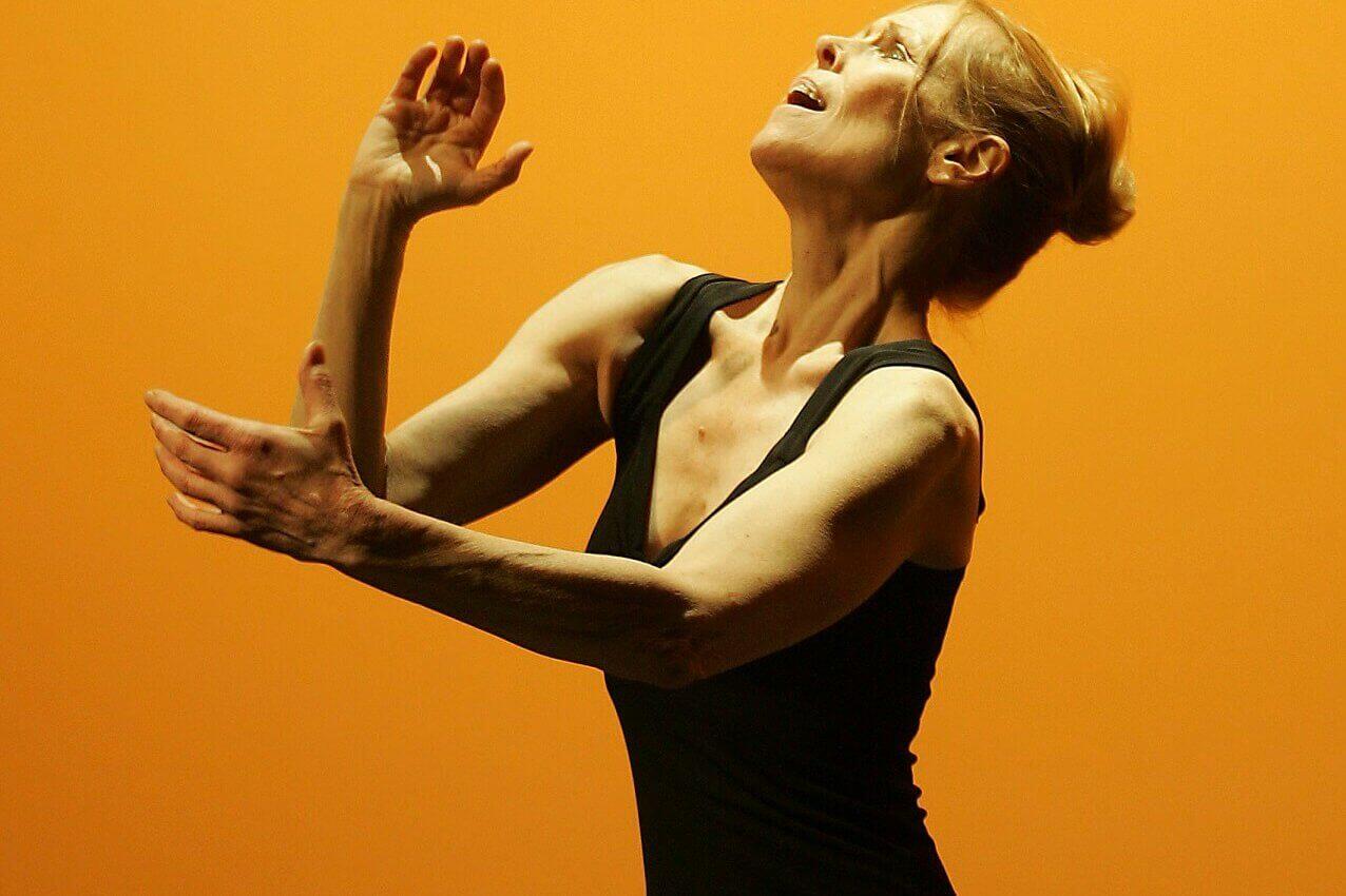 CAROLYN-CARLSON-©Laurent-Philippe-copie-1276x850.jpg