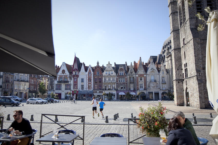 Les places - Copyright Brigitte Baudesson Béthune-Bruay Tourisme.jpg