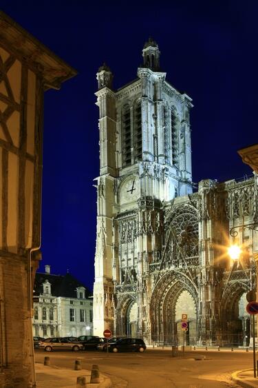 Cathédrale Saint Pierre Saint -Paul - (c) D. le Névé .jpg