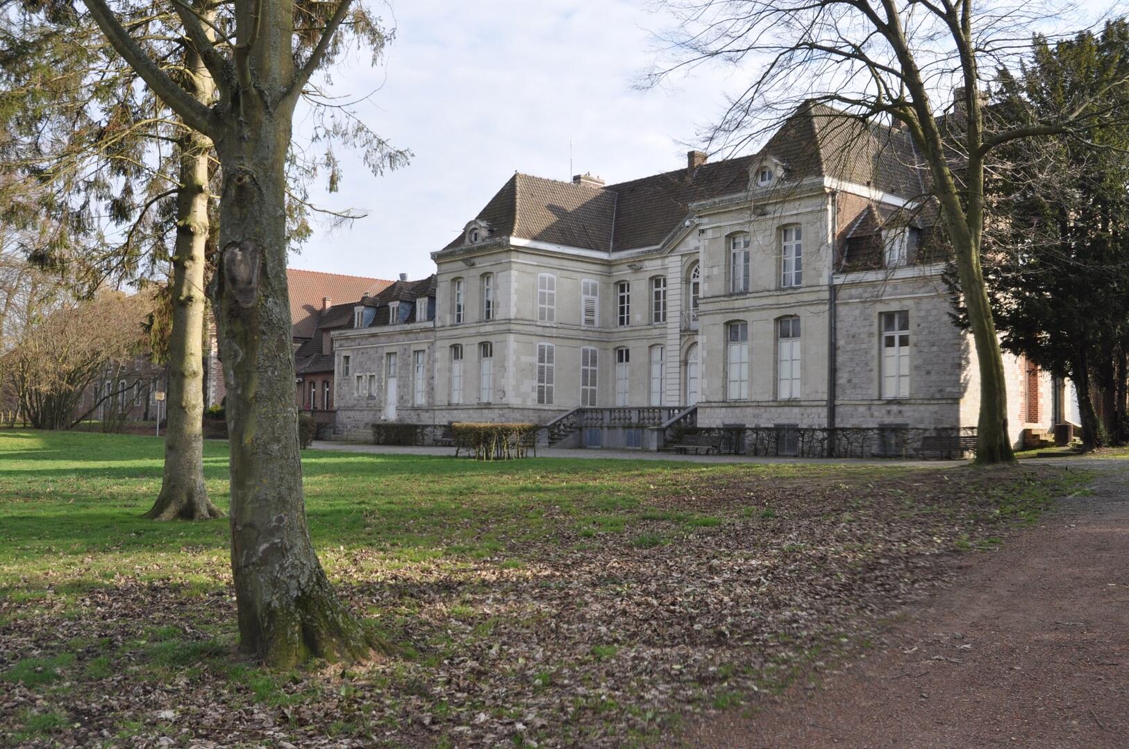Château de Bernicourt - Photo mairie de Roost-Warendin service communication.jpg