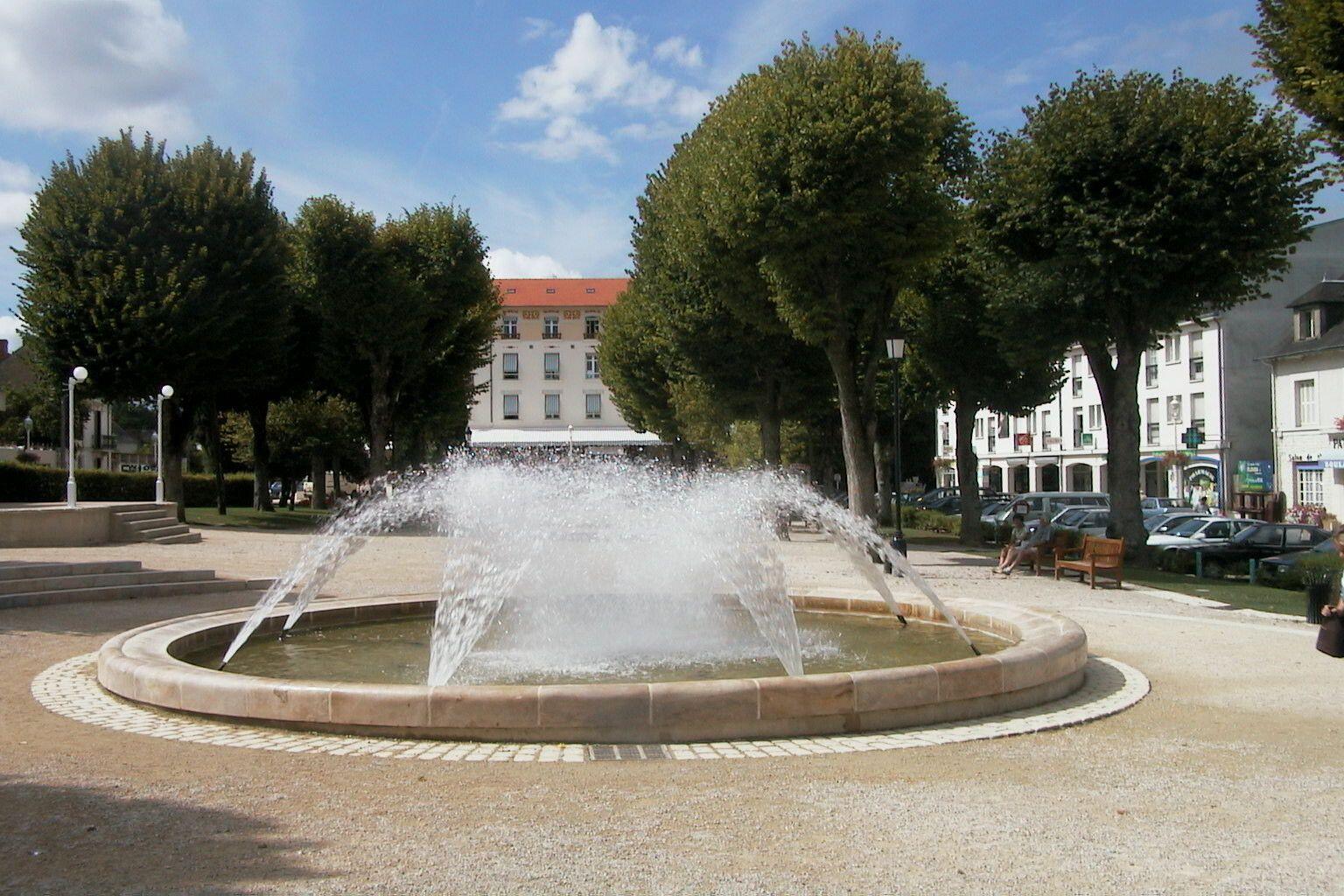 place_République_La_Roche_Posay_3.jpg