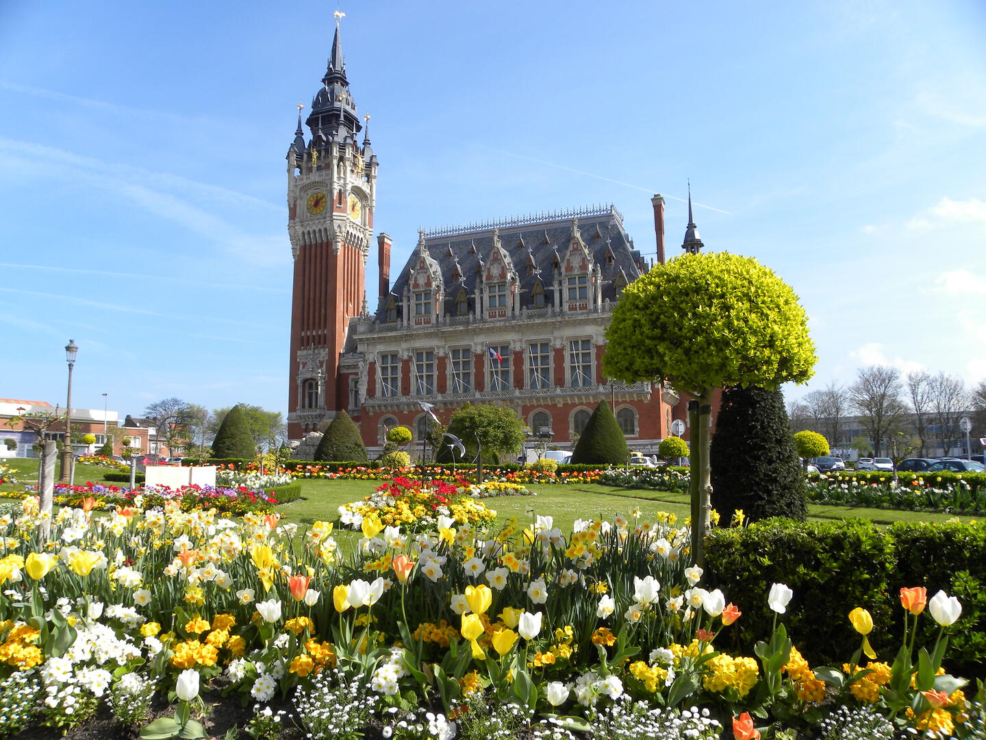 Hôtel de ville de Calais - Credit photo Office de tourisme Calais Côte d'Opale.JPG