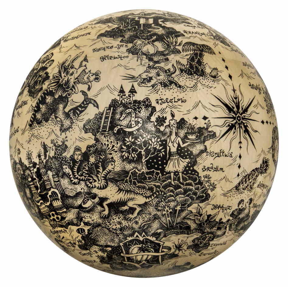 Claire Fanjul, Sphère Utopia, Marqueur Posca sur sphère en bois massif de tilleul © Adagp Paris 2022.jpg