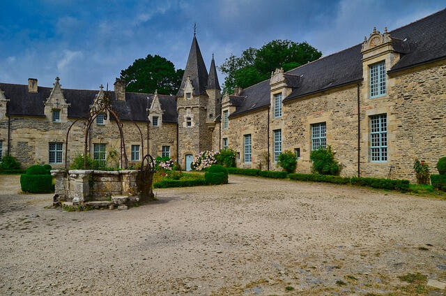Parc château de Rochefort-en-Terre.jpg