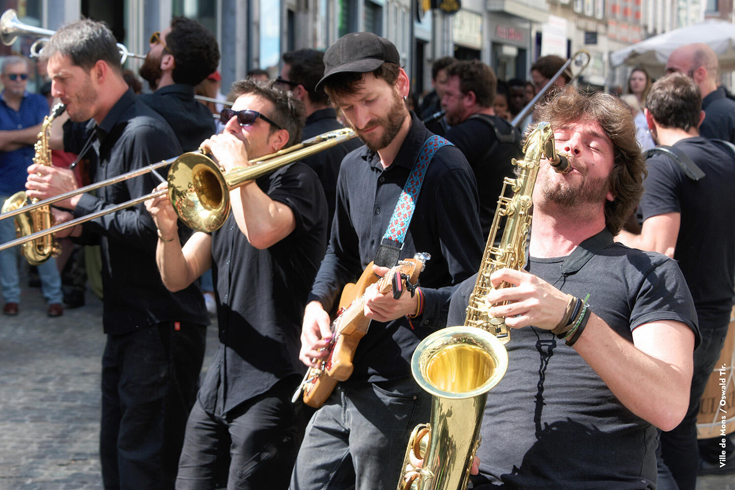 Braderie monstre, fanfares, ambiance de la ville (23).jpg