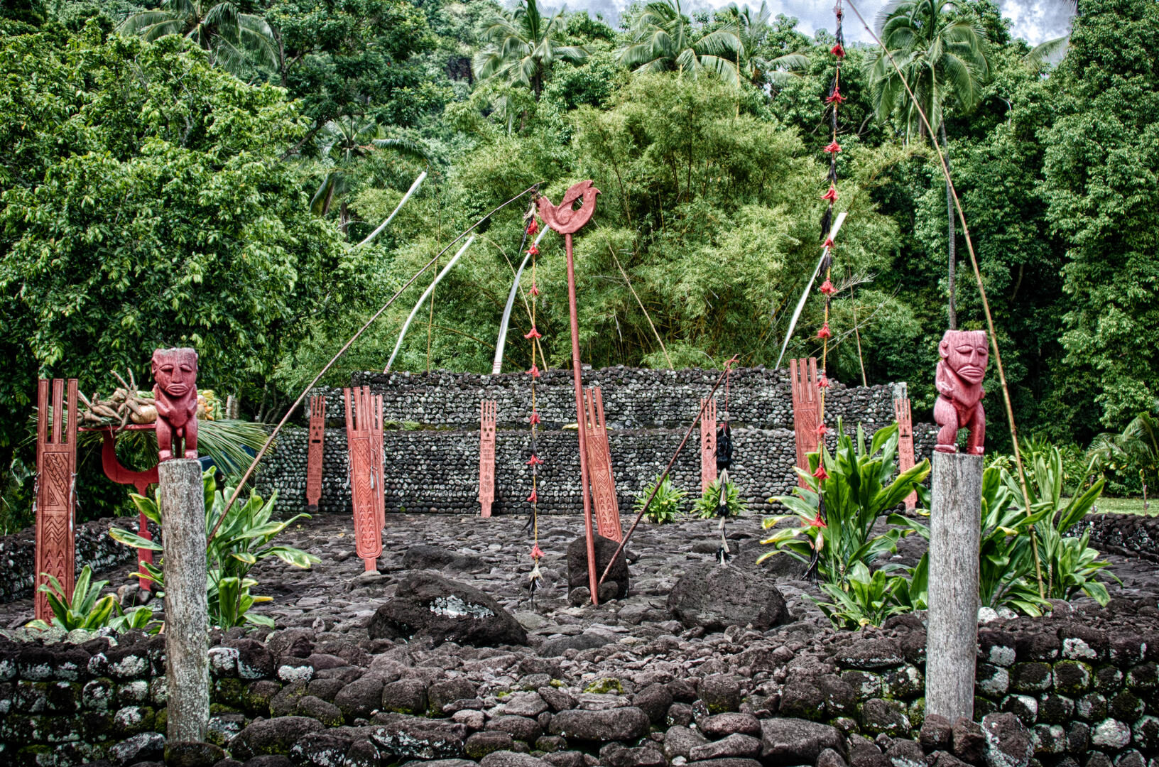 Marae Arahurahu.jpg