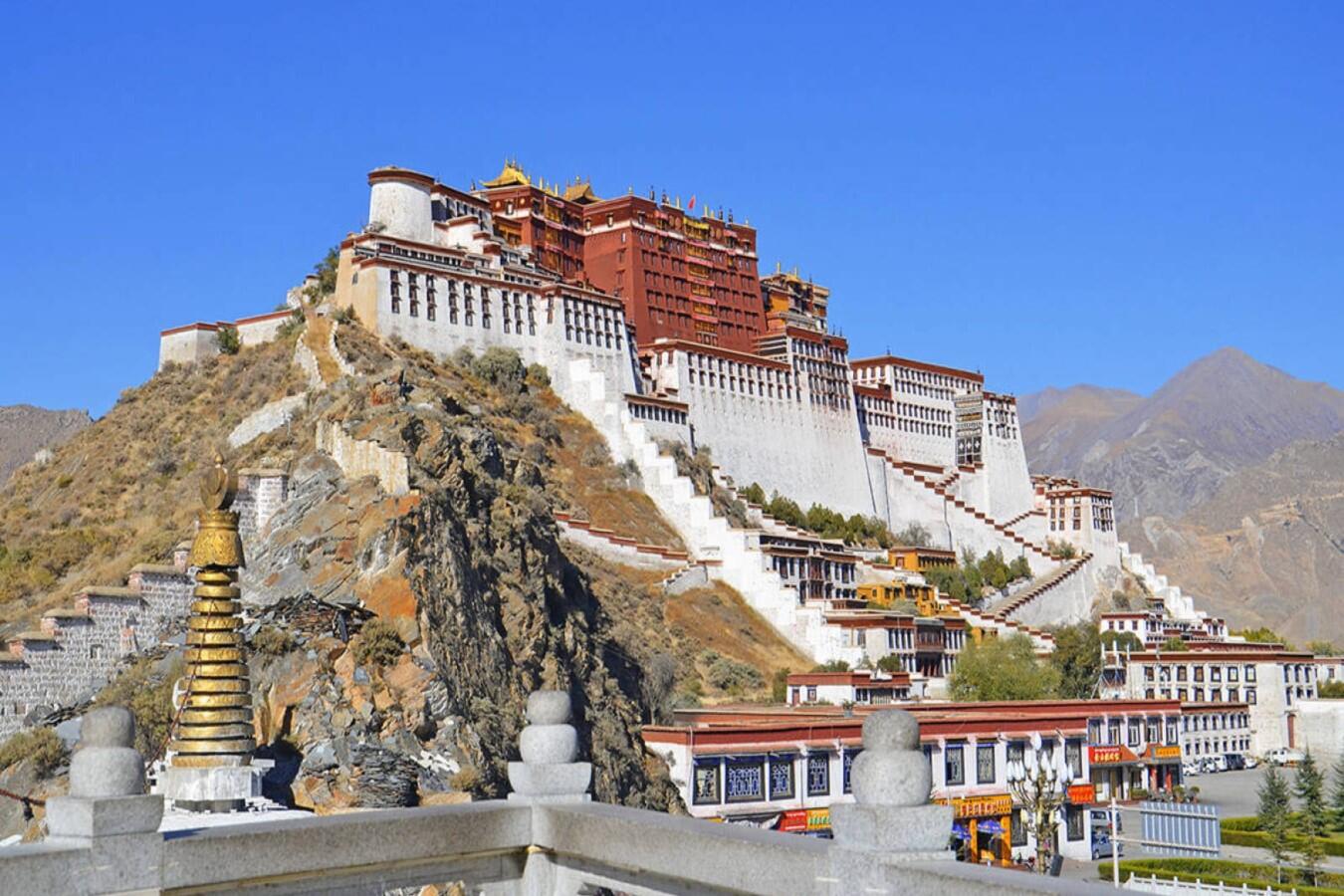 tibet1350x900.jpg