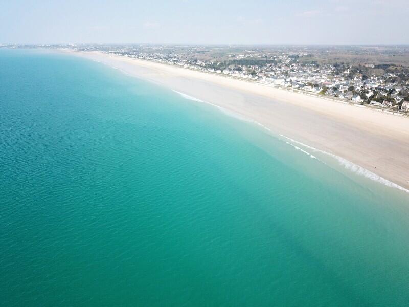 plage-jullouville-800x600px.jpg