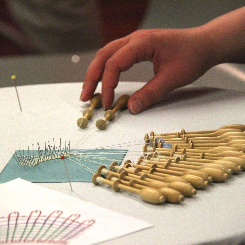 Atelier dentelle main CIDM 6 février.jpg