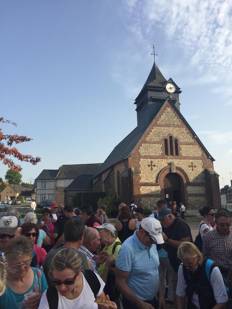 L'église sur la place du village
