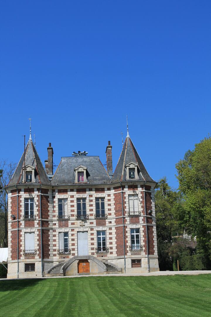Château-de-Val-Seine-e1445628516311.jpg