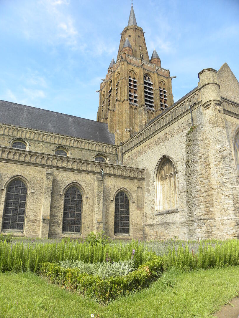 Notre-Dame-Church-in-Calais-Photo-Office-de-Tourisme-Calais-Cote-d-Opale.JPG
