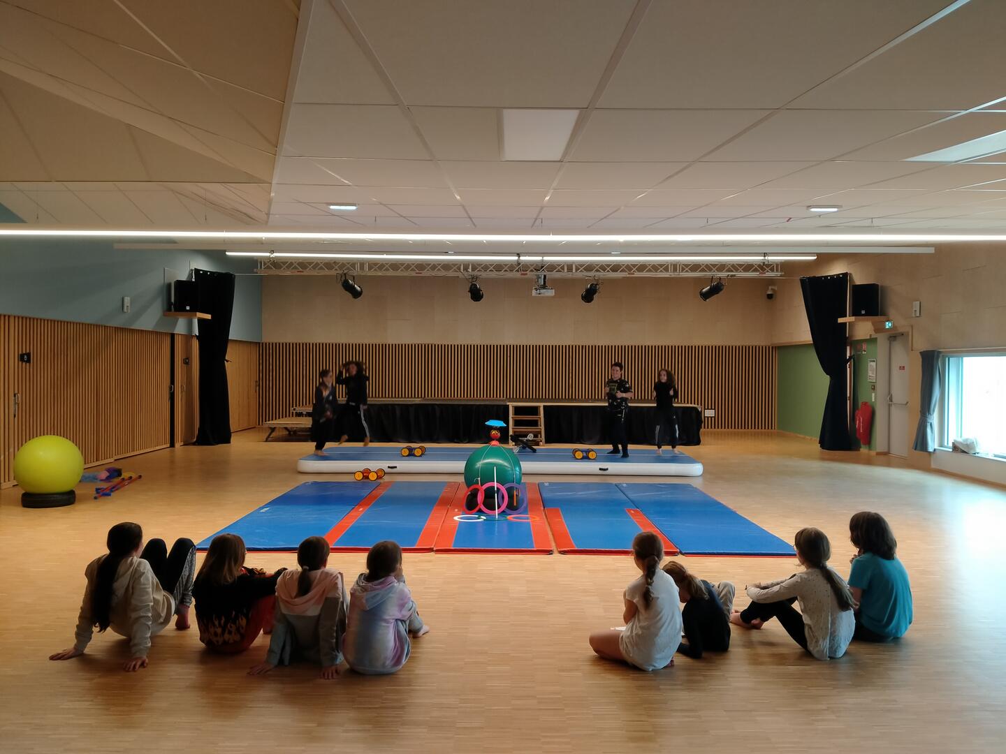 StageCirque-été - Cirk Enbottes.jpg