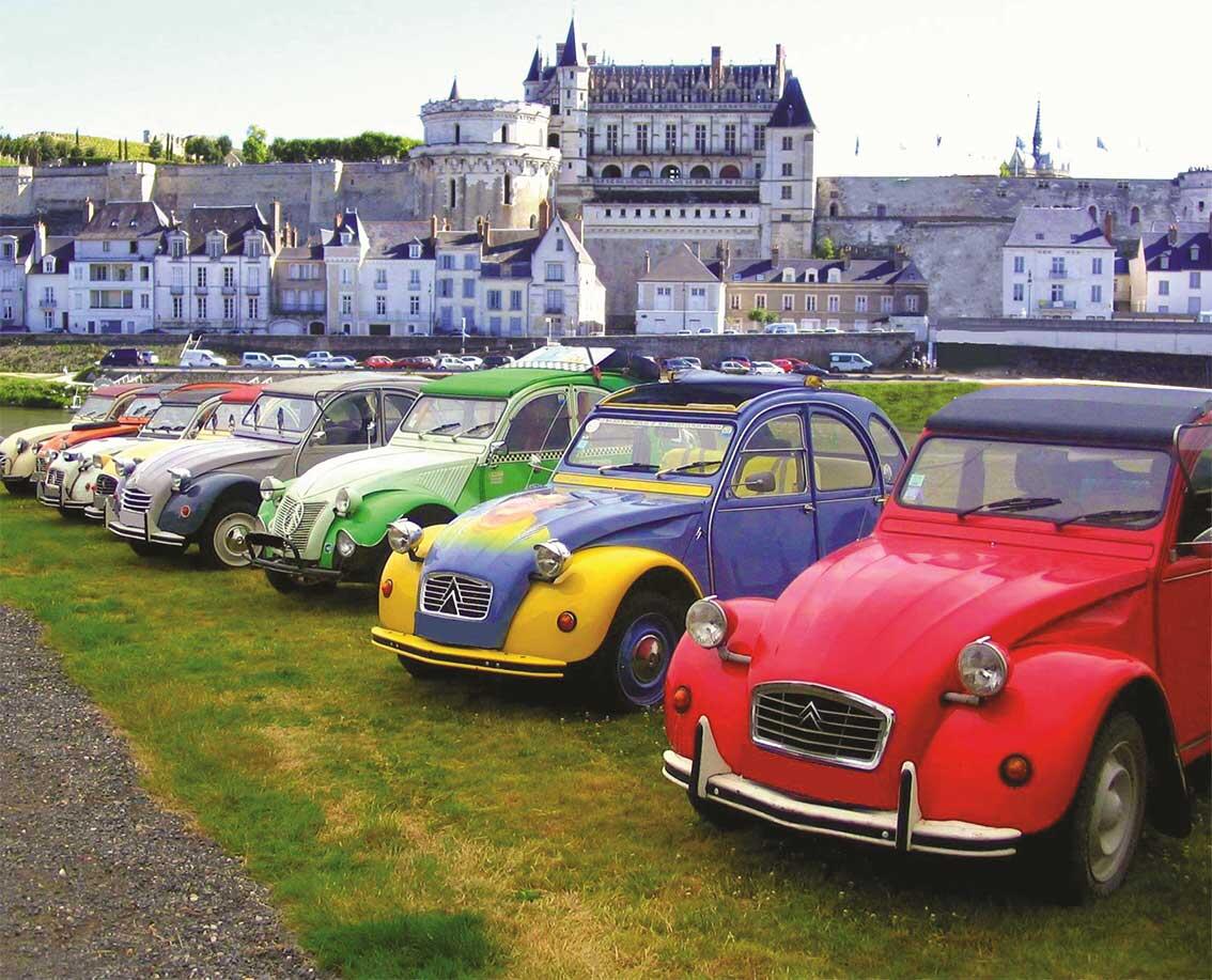 visuel_2cv_devant_chateau_amboise.jpg