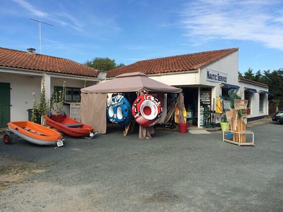 Photo magasin Nautic service.jpg