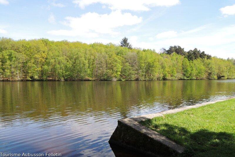 photo-itineraire-les-trois-bourgs-tourisme-aubusson-felletin_1.JPG.800x800_q85_watermark-bd92460e82793a35b9f7f478b1aeca8b.jpg