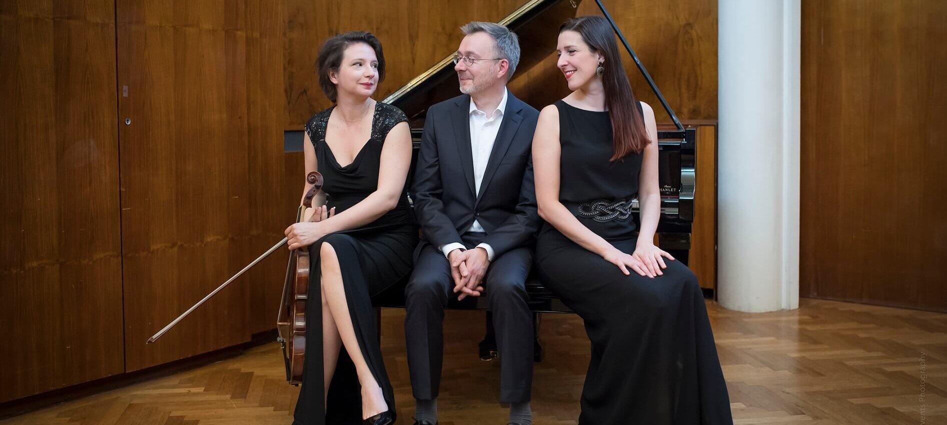 Trio-Capricorn-2-┬®-DR-1893x850.jpg
