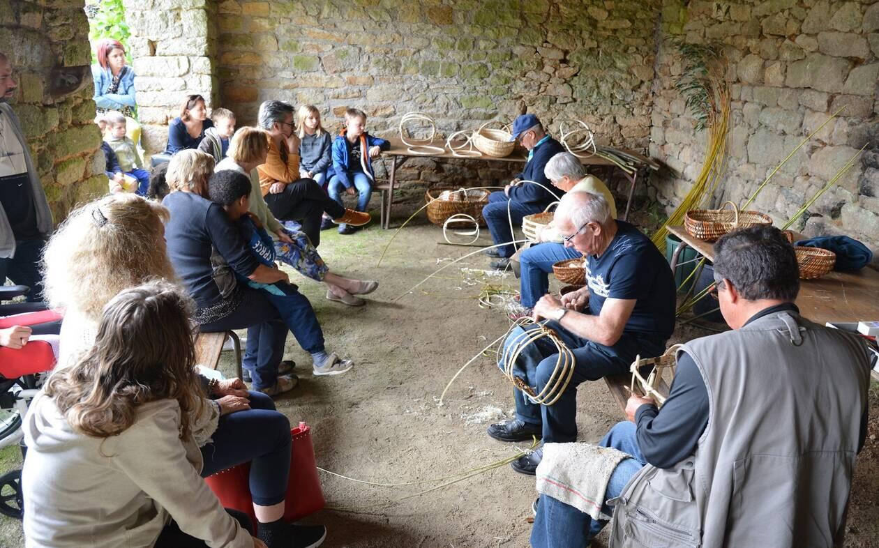 Mardis de Pays - Initiation vannerie Limerzel 2021.jpg