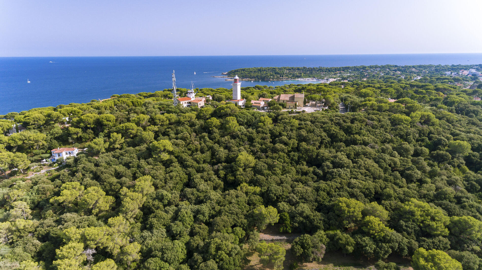 phare-garoupe©Mairie-Antibes-J-F-Diaz.jpg