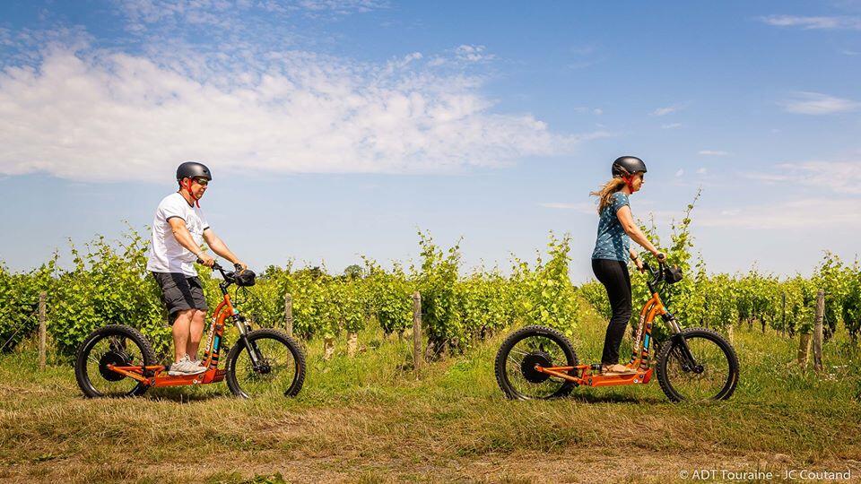 Balade_trottinette_electrique_La_Roche_Posay ©Neoway_Anim.jpg