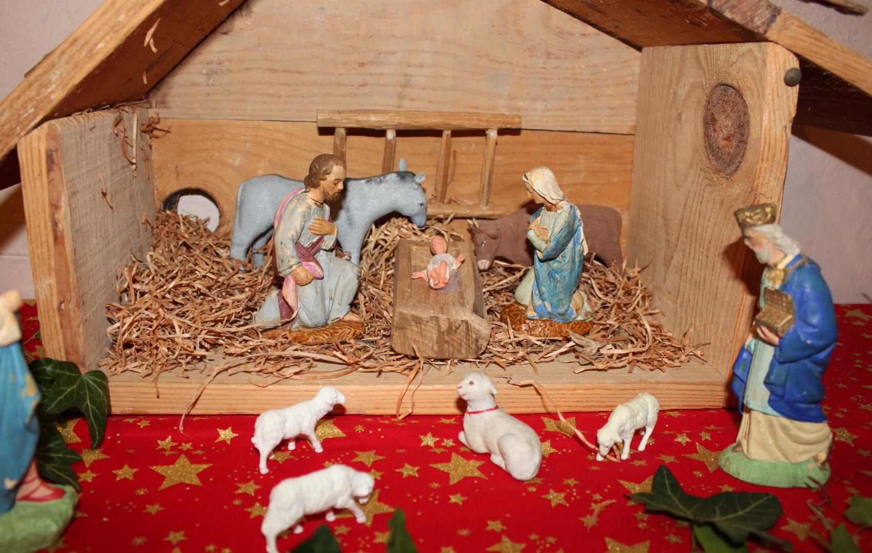 Sennecey_-_Exposition_creche_Noel_2015_-_09.jpg