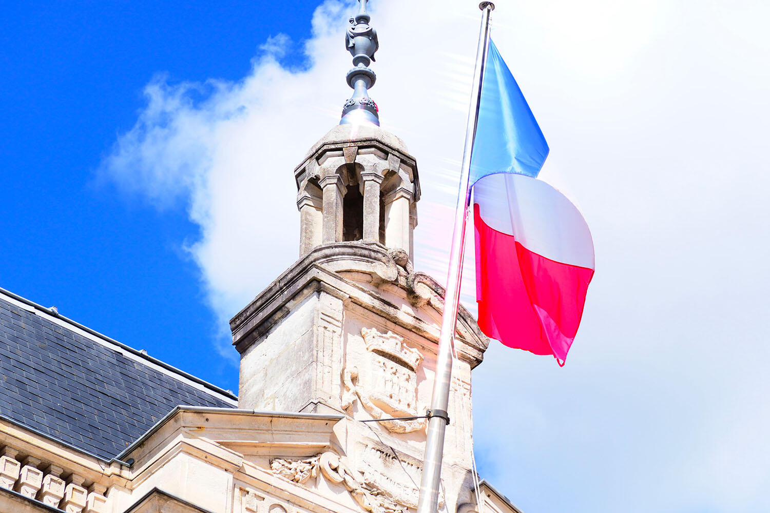 Mairie drapeau.jpg