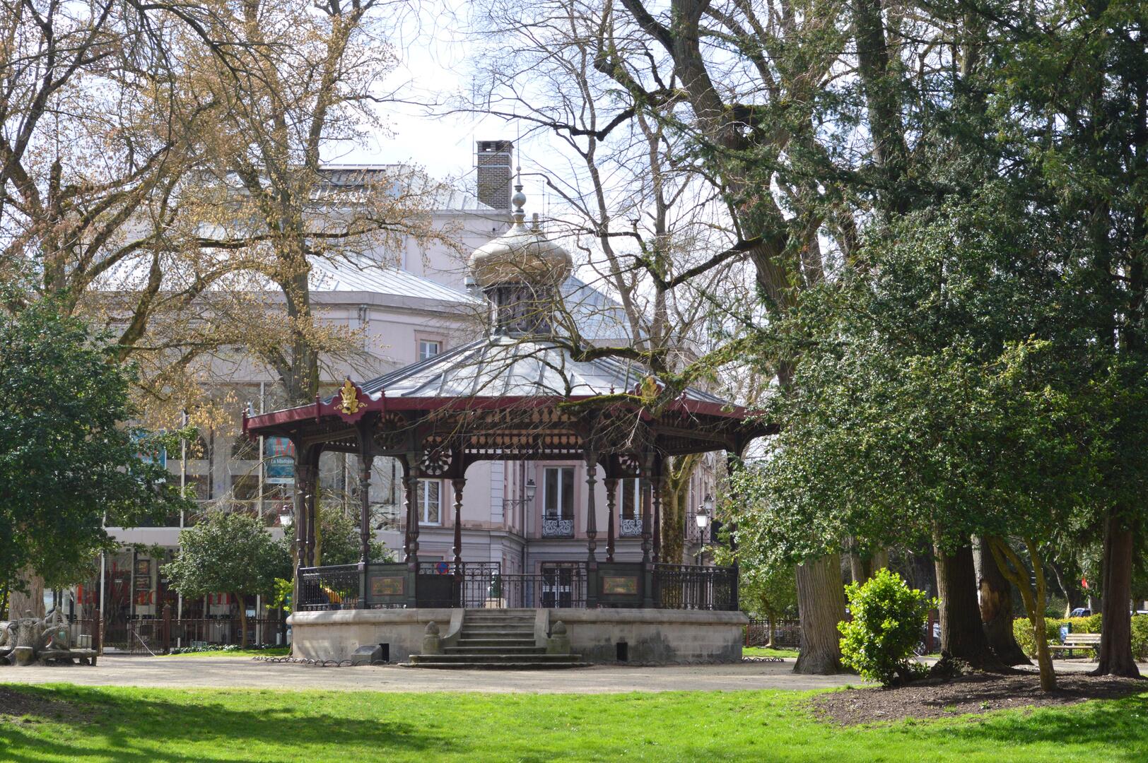 Jardin du rocher.JPG
