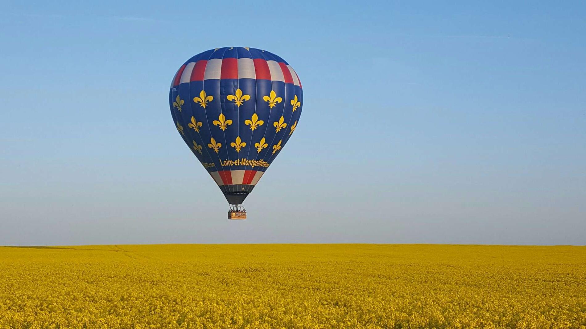touraine_terre_denvol_-_loire_et_montgolfiere.JPEG