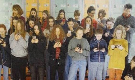 Bibliothèque - écran accro ou pas.JPG