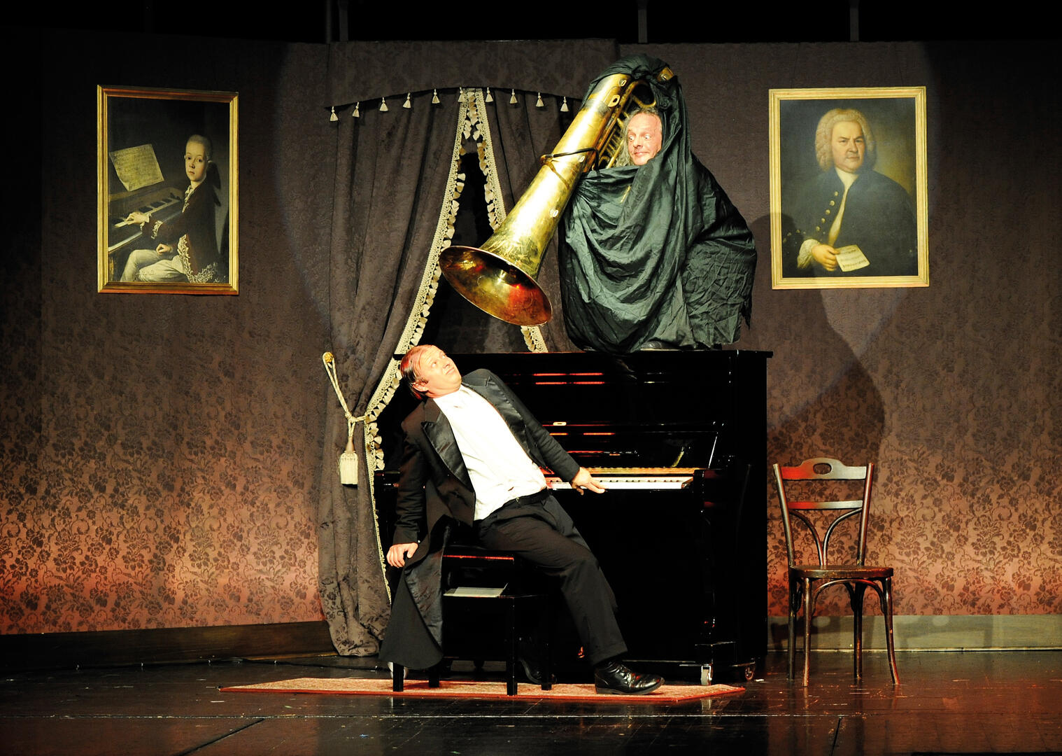 GOGOL & MAX.jpg