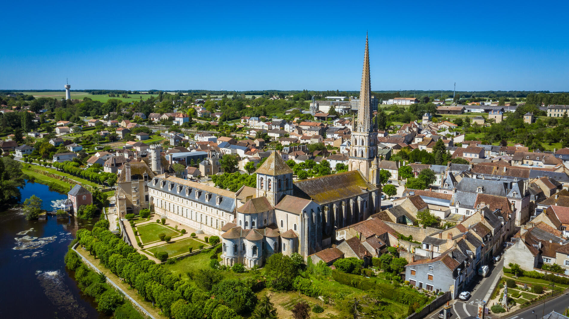 Abbaye_Saint_Savin.jpg