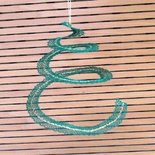 612767a472e7e59a43f3ec56Sapin de Noel en dentelle aux fuseaux avec Isabelle Gruson.JPG