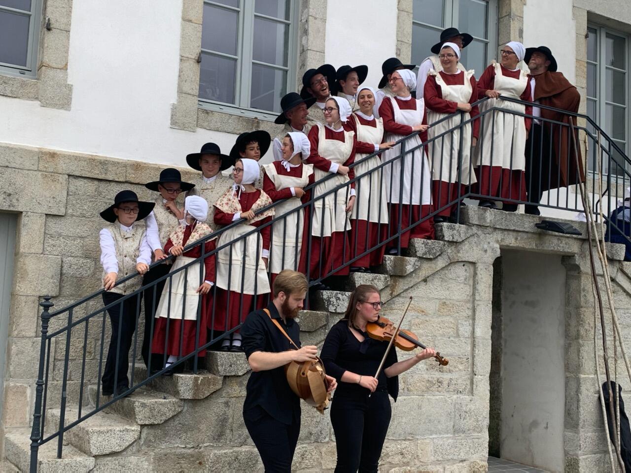 Spectacle_folklorique_Baladins_des_2_eaux_La_Roche_Posay.jpg