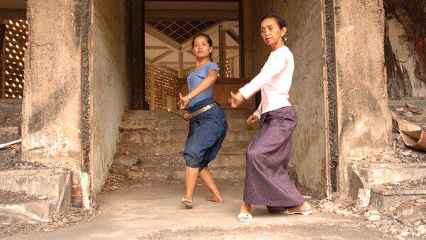 au-pays-danseuses-pierre.jpg