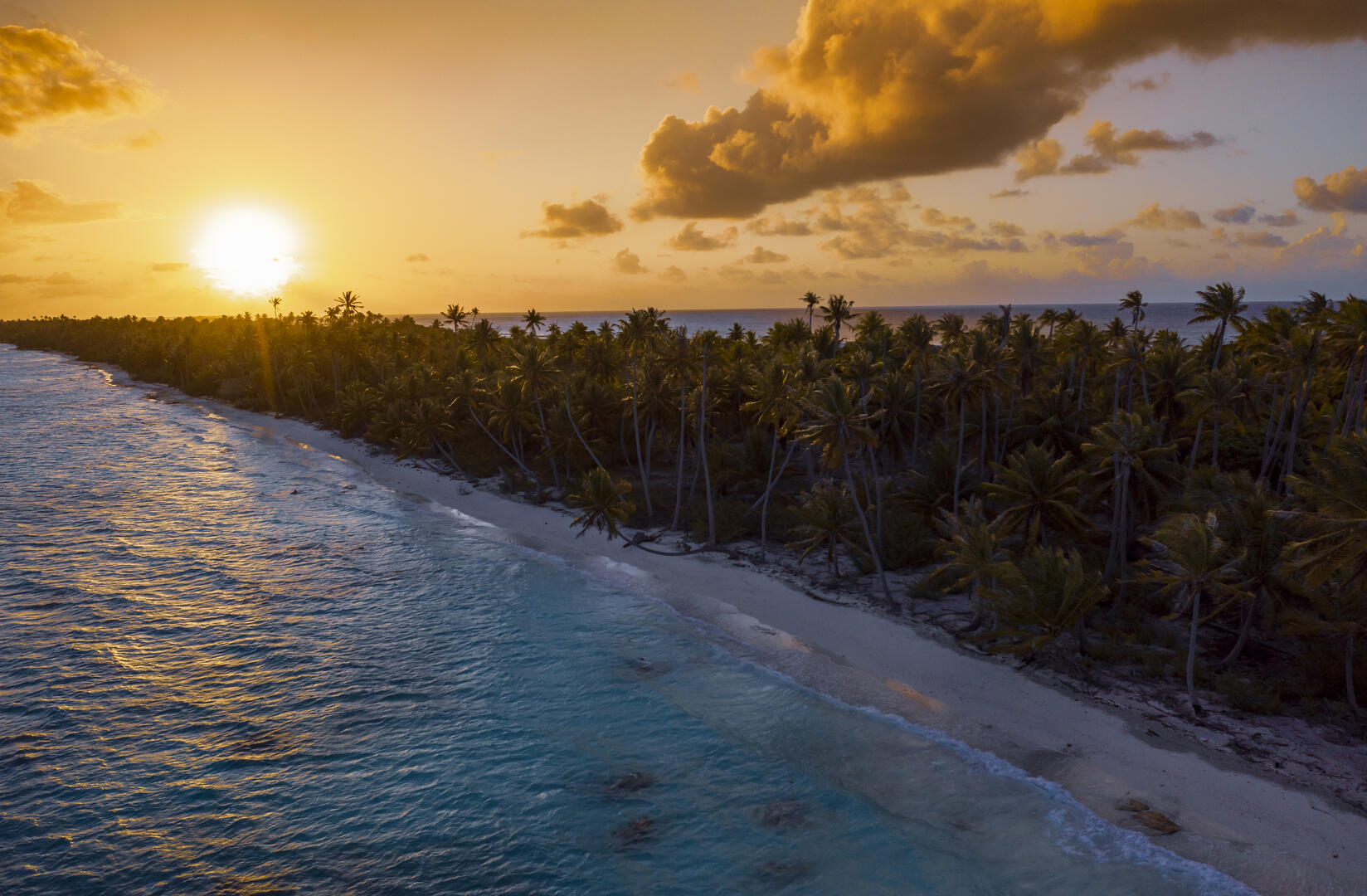 P2_08_FAKARAVA_HYPERLAPSE_0319 © Jim Winter-2784x1824.jpg