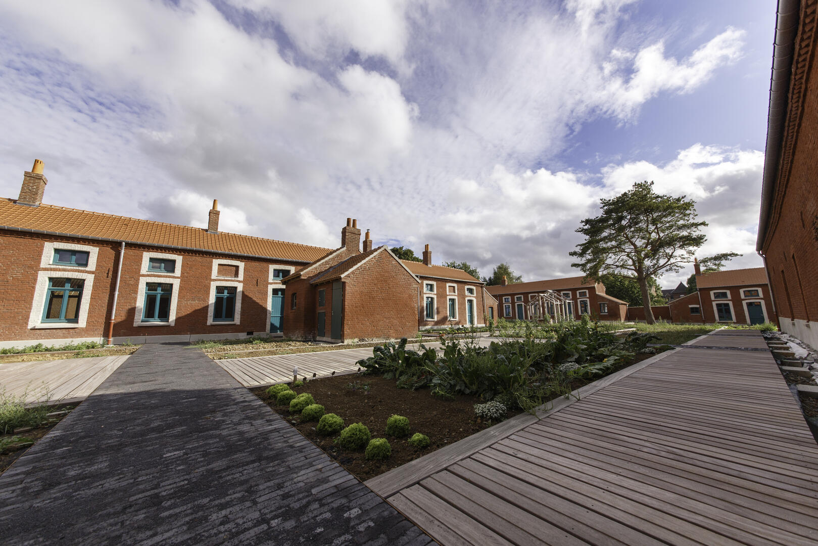 23 - Extérieur - Jardin des artistes - potager _ Crédit Jérôme Pouille.jpg