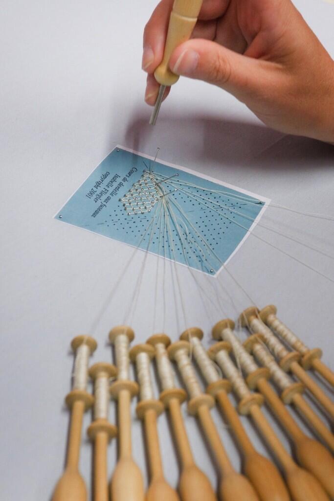 Atelier dentelle main évolution (1).jpg