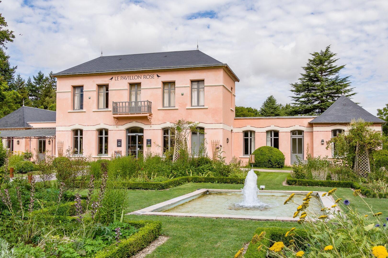 Pavillon_Rose_parc_thermal_La_Roche_Posay_BD©Guillaume_Hareux_Office_de_Tourisme_et_du_Thermalisme_La_Roche_Posay.jpg