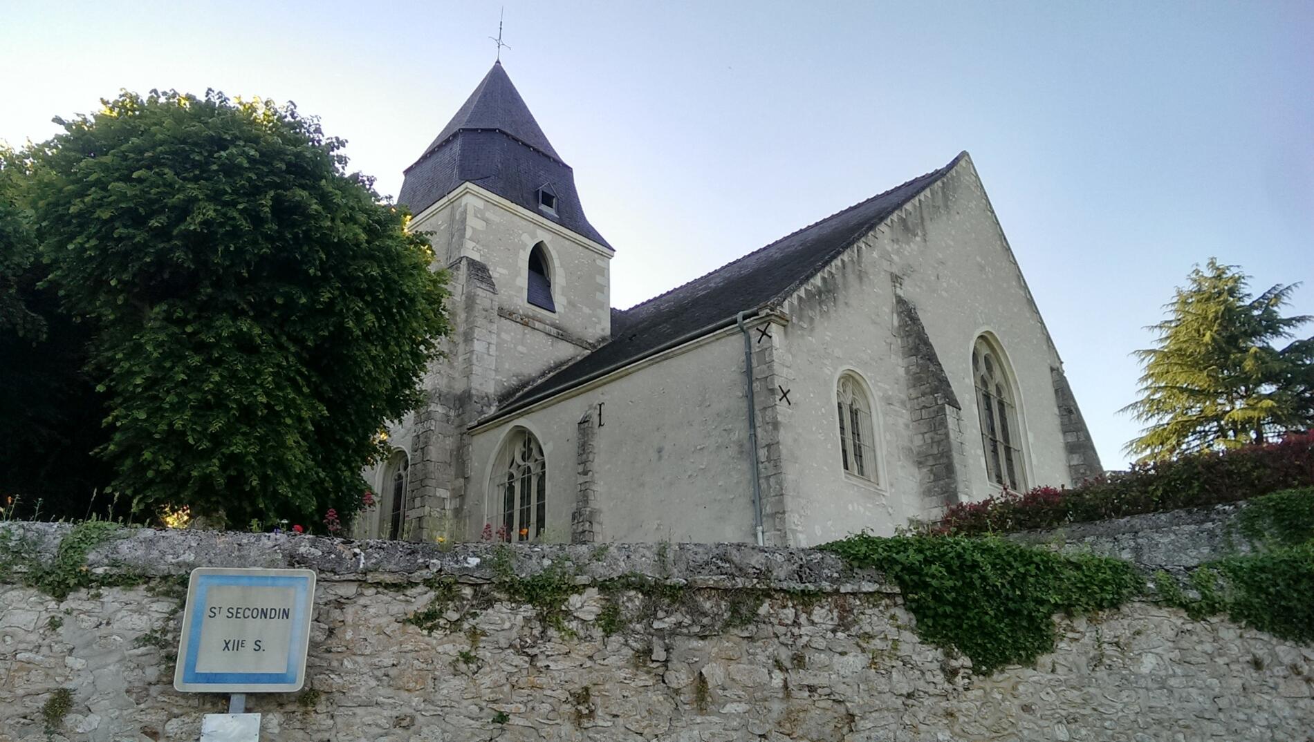 2560px-Église_Saint-Secondin,_Molineuf_01.jpg